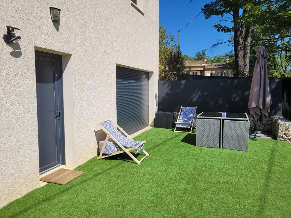 Appartement Tout Equipe En Rez-De-Jardin Entre Gard Et Ardeche Saint-Julien-de-Peyrolas Exterior foto